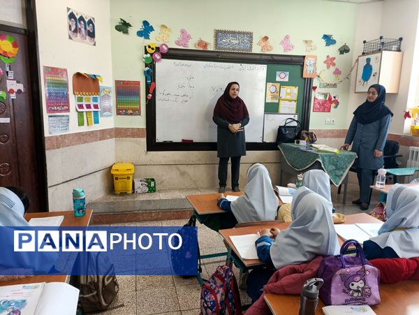 بازدید و ارزیابی مسئولان آموزش پرورش از دبستان زنده  یاد امینی پور