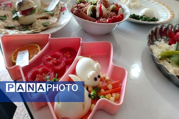 روز جهانی تخم مرغ در دبیرستان شهید مجید دهنوی نیشابور