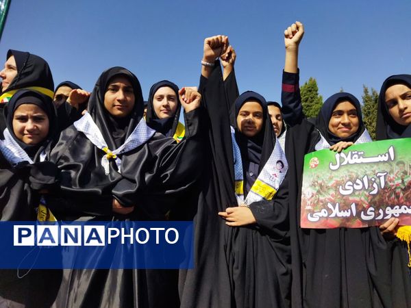 روز دانش‌آموز، روز خروشِ آگاهی و شادابی