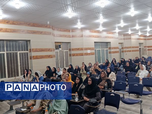 دومین کارگاه روانشناسی برای تربیت نسل فردا در حاجی‌آباد