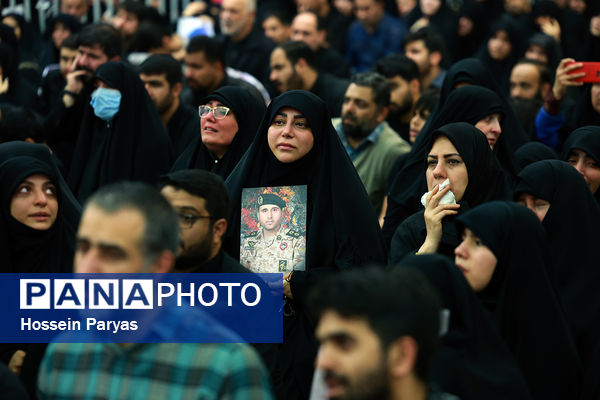 مراسم وداع با پیکر شهدای خدمت در مصلی تهران