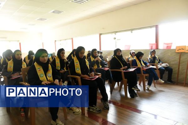پیش‌اردوی ملی تشکیلات پیشتازان دختر در مازندران 