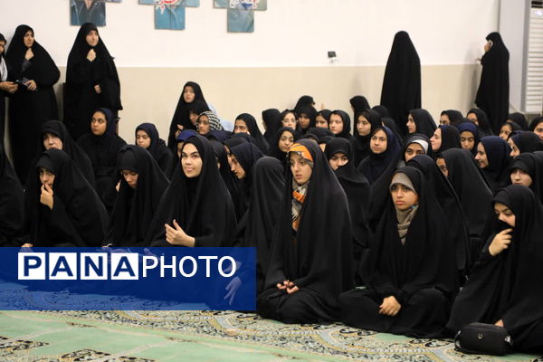 حال و هوای دختران هنرستانی قم در بازدید از یادمان‌های عملیاتی جنوب کشور