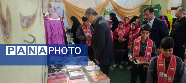 برگزاری مراسم شاهنامه‌خوانی و حافظ‌خوانی همراه با افتتاح نمایشگاه کتاب در مدرسه میلاد و کوثر نبی سعدآباد