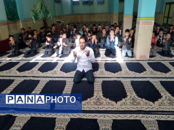 فریضه‌ نماز جماعت مدرسه صاحب الزمان (عج) سفیدار 