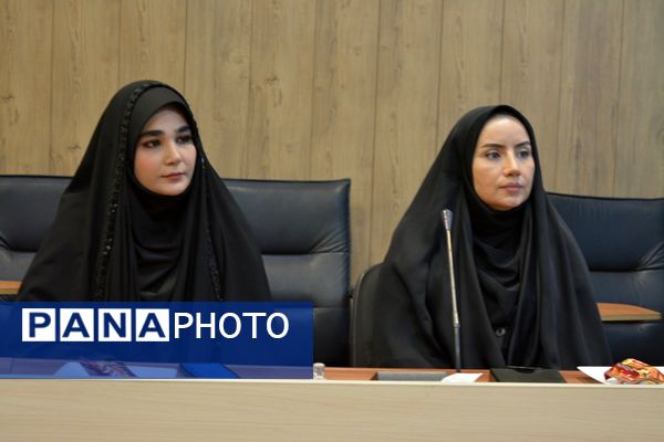 تقدیر از برگزیدگان لیگ جت در سالن فرهنگ بهارستان‌دو