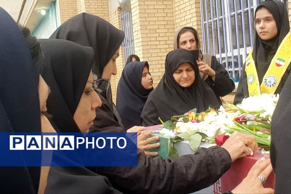تشییع شهید گمنام در مدارس ناحیه 4 شیراز