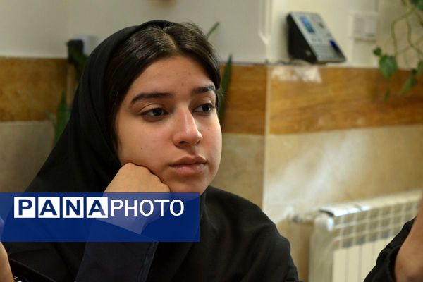 برای اولین‌بار؛ برگزاری کافه ۵۷ در دبیرستان‌ نمونه دولتی ولایت بهارستان‌دو