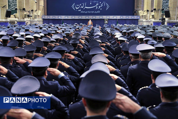 دیدار جمعی از فرماندهان نیروی هوایی و پدافند هوایی ارتش جمهوری اسلامی ایران با مقام معظم رهبری