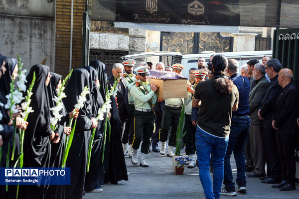 مراسم تشییع پیکر رئیس مجمع خیرین مدرسه‌ساز