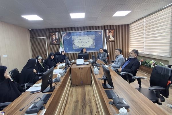 مدارس منطقه ۸ باید سنگر زنده نگه‌داشتن فرهنگ ایثار و وفاداری باشند