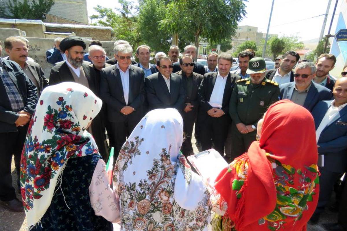 کلنگزنی استخر دانشآموزی درشهرستان خلخال