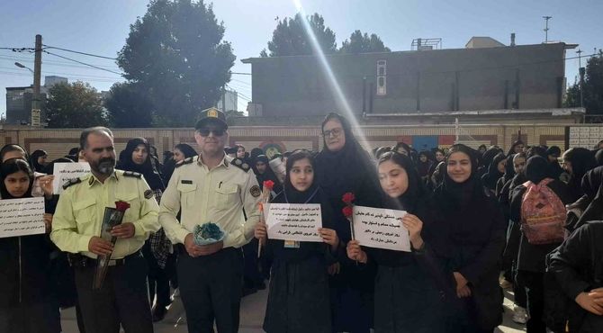 گرامی‌داشت روز نیروی انتظامی در مدرسه ام البنین نورآباد لرستان