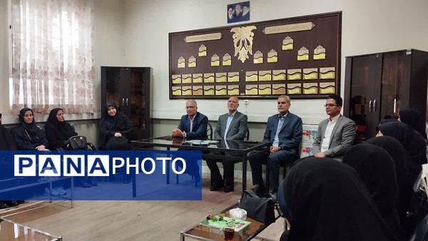 آیین زنگ مهر در دبیرستان «ذبیح‌الله هوشیار» ناحیه ۱ مشهد 