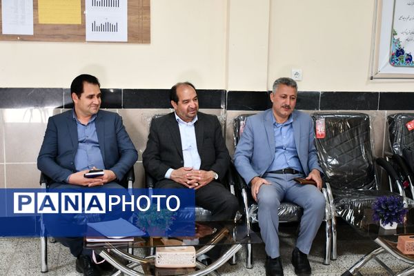 بازدید مدیر آموزش و پرورش مه ولات از دبیرستان شبانه روزی فرزانگان 