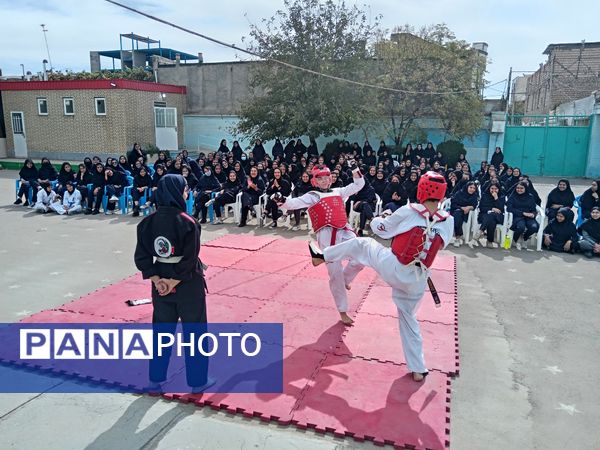 المپیاد‌ ورزشی درون مدرسه ای در دبیرستان فاطمیه