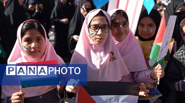  ۱۳ آبان؛ فریاد ایستادگی و عزت ایرانی در شهر بن 