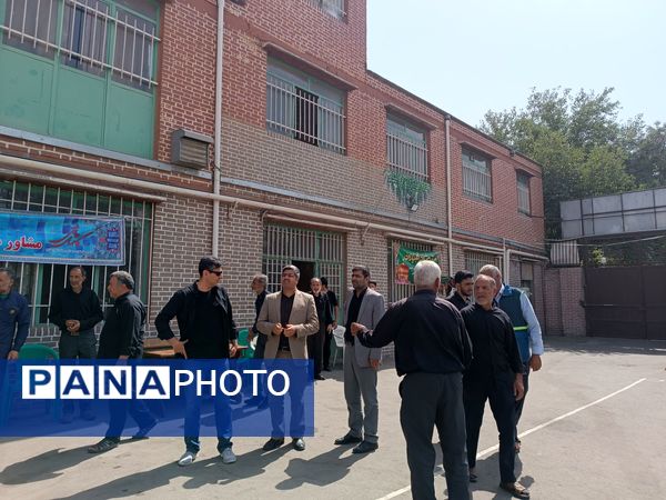 بازدید  رئیس مرکز حراست وزارت آموزش و پرورش از خدمت‌رسانی به زائران در مشهد