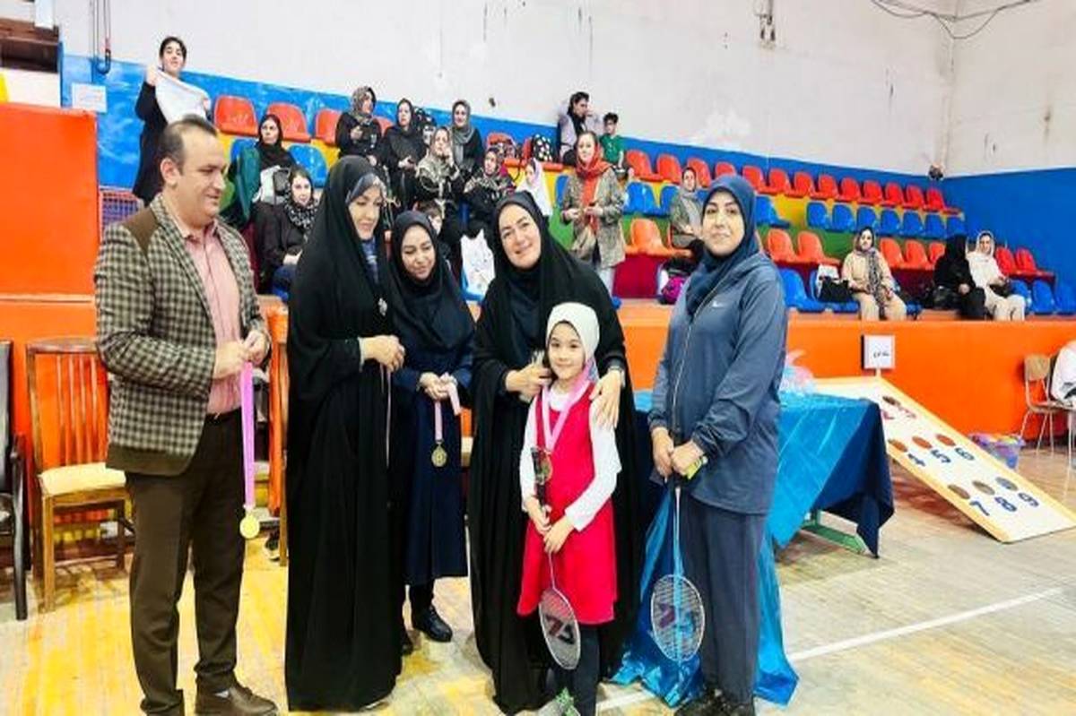 برنامه «خانواده پویا» با اجرای مسابقات مادر و دختر در تبریز برگزار شد