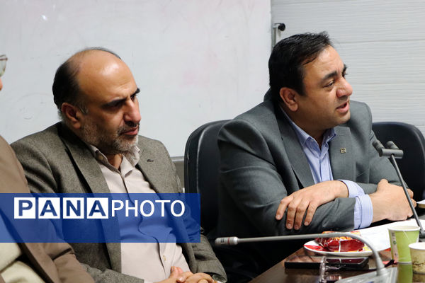 برگزاری نشست خبری مدیرکل راه و شهرسازی استان یزد و مدیران دستگاه‌های متولی مسکن