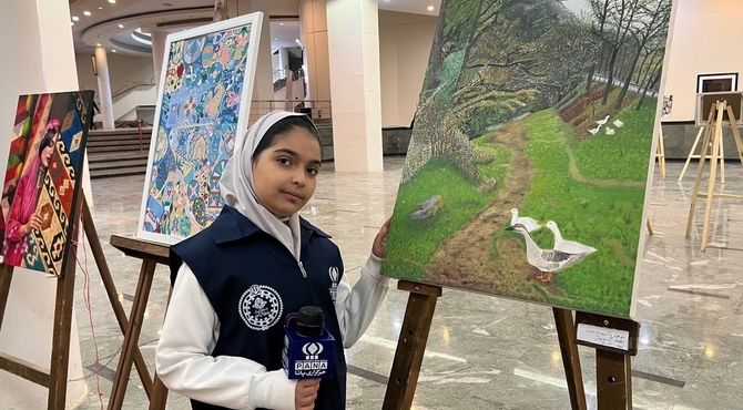 نمایشگاه هنرهای تجسمی عشق سرزمینی در فرهنگسرای بزرگ شهرکرد