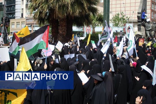 تجمع بزرگ دانش‌آموزان و فرهنگیان در حمایت از مردم مظلوم غزه و فلسطین