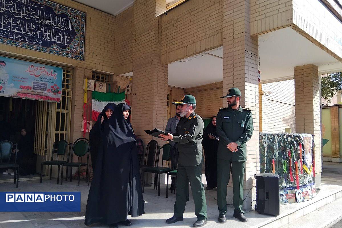 برگزاری جشن به مناسبت هفته دفاع مقدس و میلاد سیدالکریم در ناحیه یک شهرری 