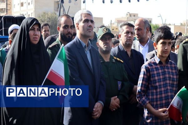 حضور پرشور دانش‌آموزان پاکدشتی در راهپیمایی روز ۱۳ آبان