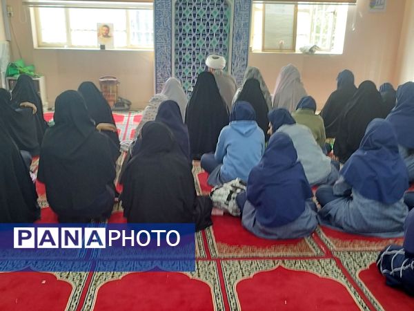 سلسله جلسات تبیین حدیث شریف کساء در دبیرستان شاهد تکتم ناحیه ۳