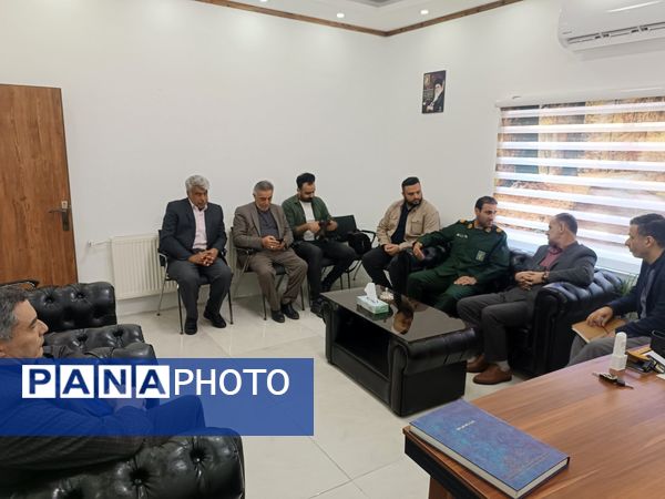 دیدار نوروزی نماینده شهرستان‌های محمودآباد و نور با مدیران ادارات در محمودآباد 