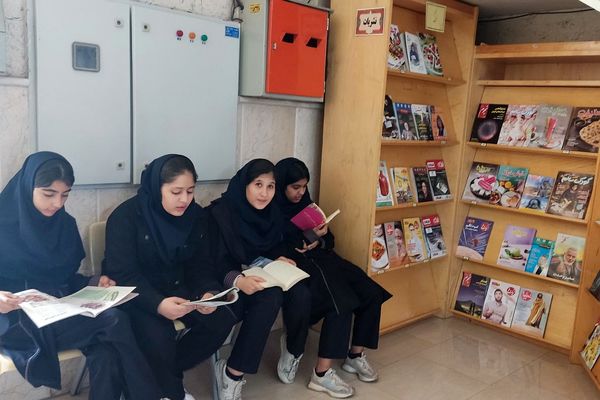 هفته کتابخوانی، با دوستان اهل کتاب در دبیرستان مهدیه