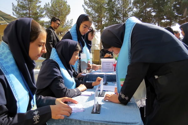 انتخابات همیار مشاور مدرسه دخترانه فرزانگان