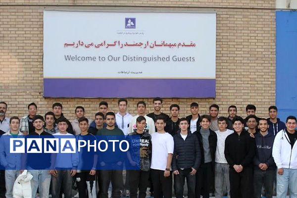 بازدید هنرجویان مکانیک از خط تولید پارس‌خودرو