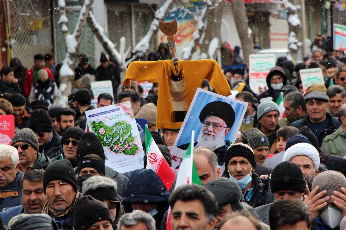 تقدیر معاون پرورشی و تربیت‌بدنی آموزش و پرورش مانه و سملقان از شرکت‌کنندگان در راهپیمایی۲۲ بهمن