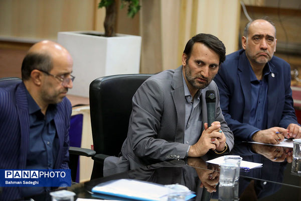 نشست مدیران وزارت آموزش و پرورش با اعضای کمیسیون آموزش مجلس