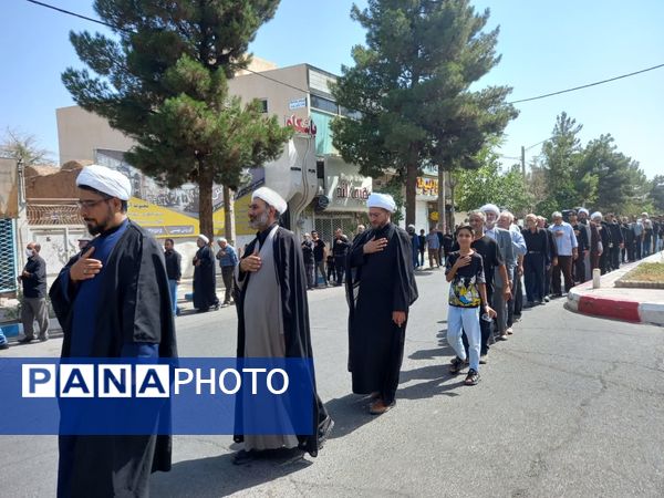حضور دانش‌آموزان و فرهنگیان تربت‌جامی در عزاداری اربعین حسینی
