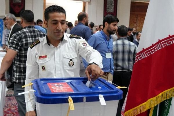 حضور پرشور مردم محمدشهرکرج‌ پای صندوق رای 