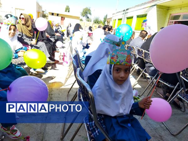 جشن شکوفه‌ها کلاس اولی در شهرستان راز