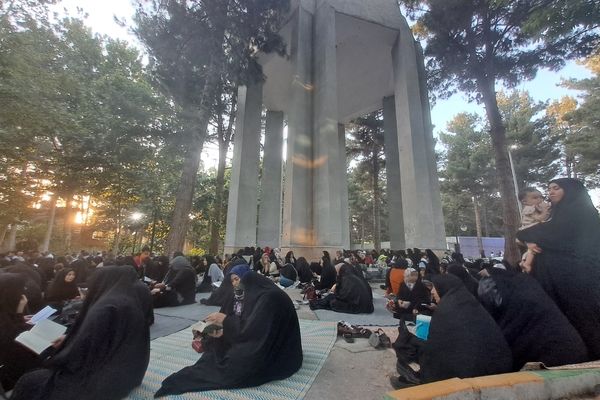 مراسم دعای عرفه درجوار شهدای گمنام پارک وحدت شهرستان آشخانه