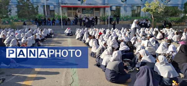 جشن روز معلم در دبستان نیایش ۲