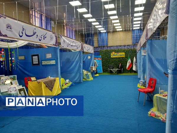 نمایشگاه دست سازه های هنری دختران آفتاب در دالقرآن سازمان فرهنگی شهرداری اسلامشهر