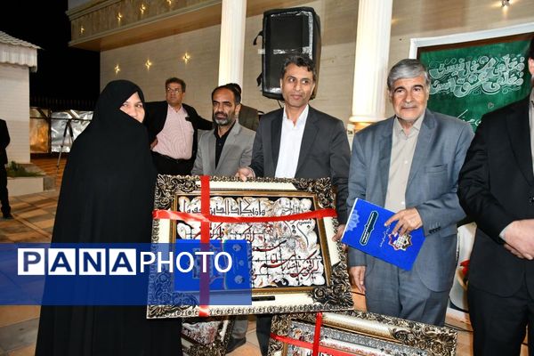 هفته‌ای برای ستایش دانایی؛ جشن معلمان در تالار ملک برگزار شد