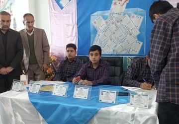  زنگ انتخابات شورای دانش‌آموزی در دبیرستان شهید بهشتی شهرکرد طنین انداز شد
