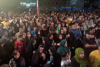 اجتماع اصفهانی‌ها برای حمایت از عملیات وعده صادق ۳ در میدان امام حسین(ع)