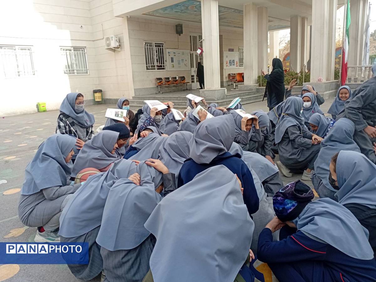 مانور زلزله در دبستان مصلی نژاد حضرت زینب(س)