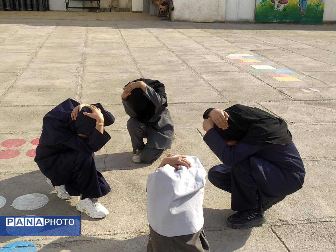 مانور زلزله در دبستان شهید نجفی فدافن