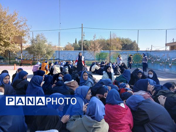 بیست‌وهفتمین مانور سراسری زلزله و ایمنی در مدرسه شهید دهقان ناحیه 2 یزد