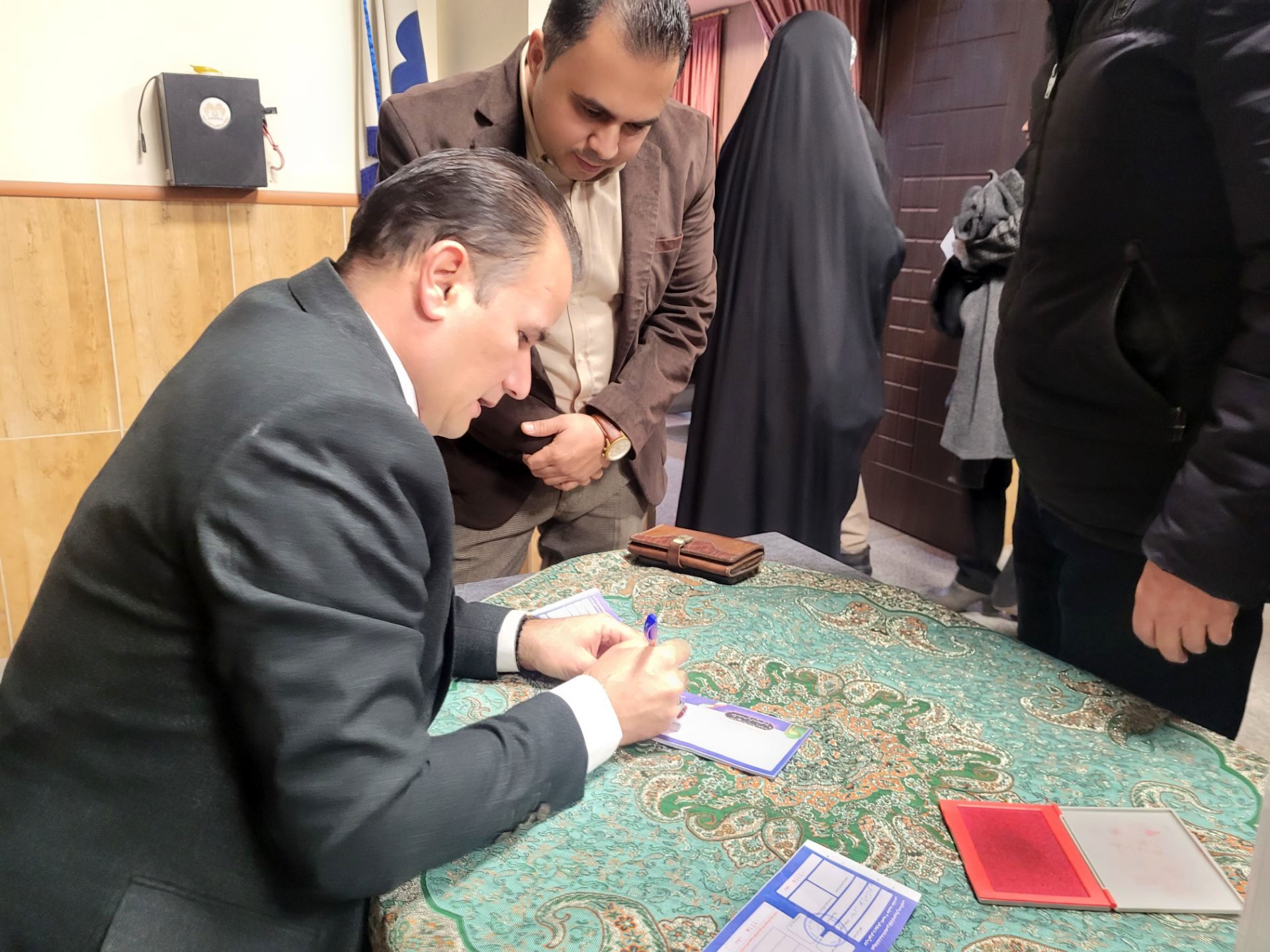 جلسه روسای انجمن مدارس ناحیه سه در دبستان مصلی‌نژاد حضرت زینب(س) 