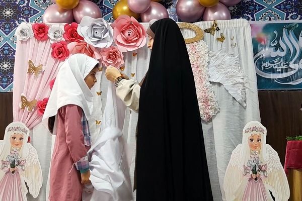 جشن تکلیف، جشن عاشقی در آموزشگاه دخترانه درخشندگان ملارد