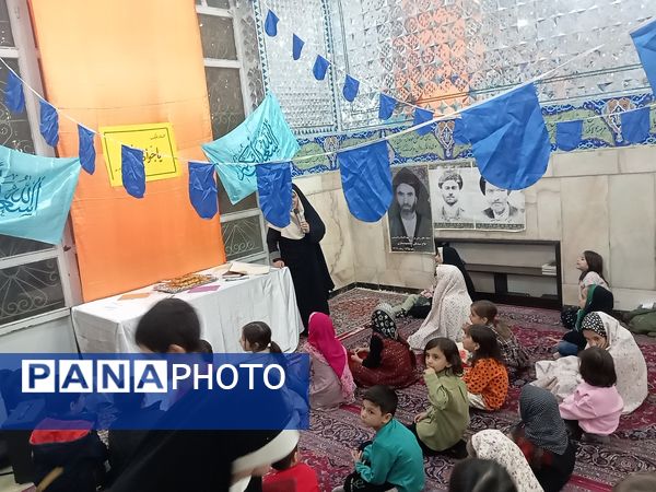 اجرای برنامه هایی زیبا و شاد برای کودکان در شهرستان کاشمر 